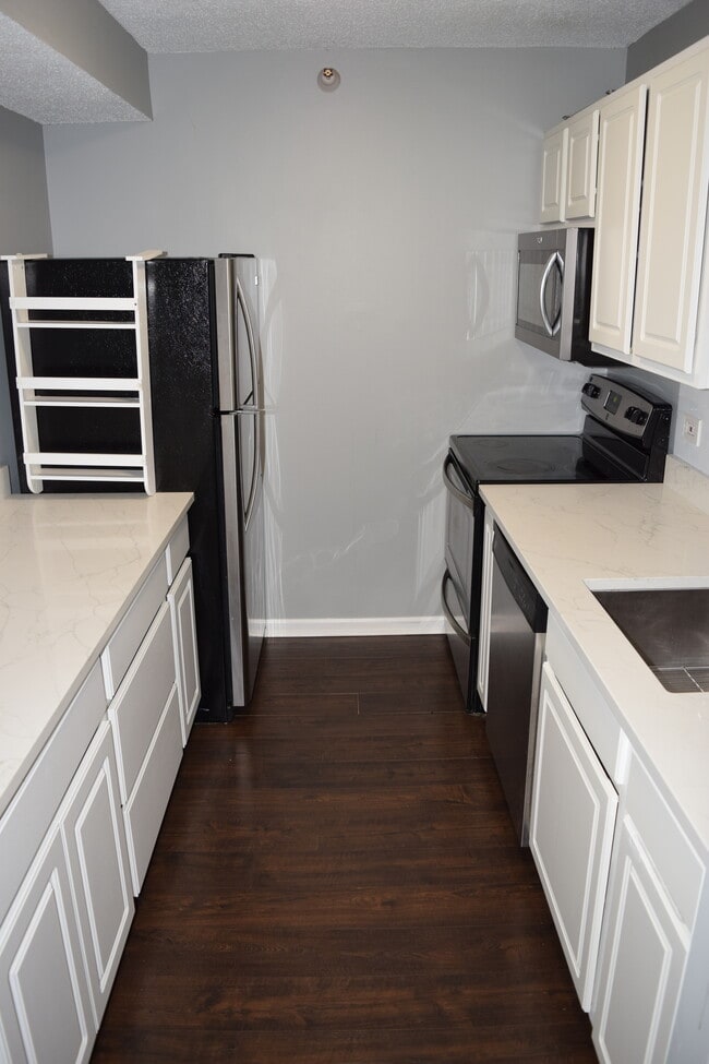 10 E Ontario St, Unit 3305 in Chicago, IL - Building Photo - Building Photo
