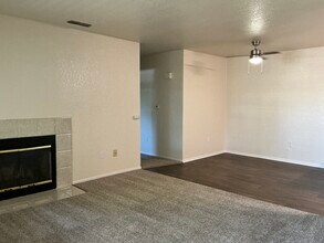 Willow Run Apartments in Carmichael, CA - Building Photo - Building Photo