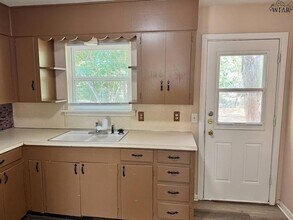 102 Ave G in Burkburnett, TX - Building Photo - Building Photo