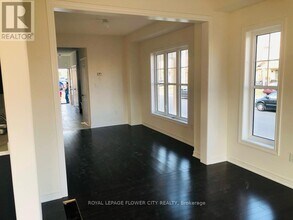 106 Lanark Cir in Brampton, ON - Building Photo - Building Photo