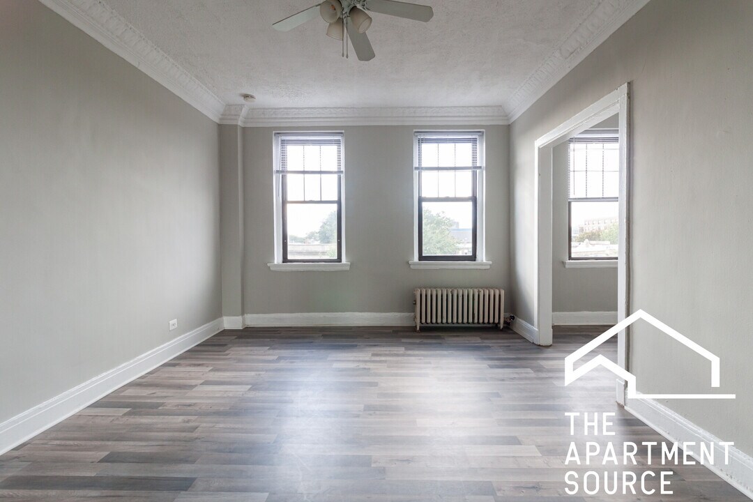 3835 N Fremont St, Unit 501 in Chicago, IL - Building Photo
