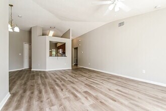 11733 Brenford Crest Dr in Riverview, FL - Foto de edificio - Building Photo