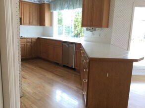 19126 NE 45th Pl in Sammamish, WA - Building Photo - Building Photo