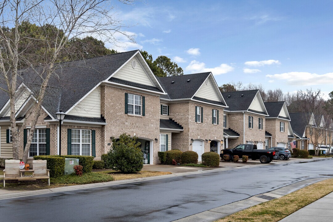 Fieldstone Glen in Virginia Beach, VA - Building Photo