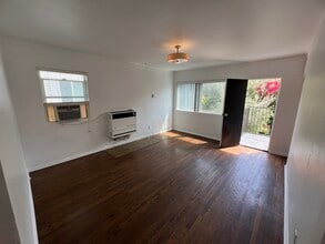 826 1/2 N Coronado st in Los Angeles, CA - Building Photo - Building Photo