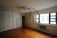 524 W Oakdale Ave, Unit 405 in Chicago, IL - Building Photo - Building Photo