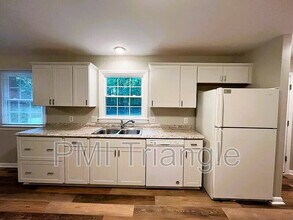 3609 Lynn Rd in Raleigh, NC - Building Photo - Building Photo