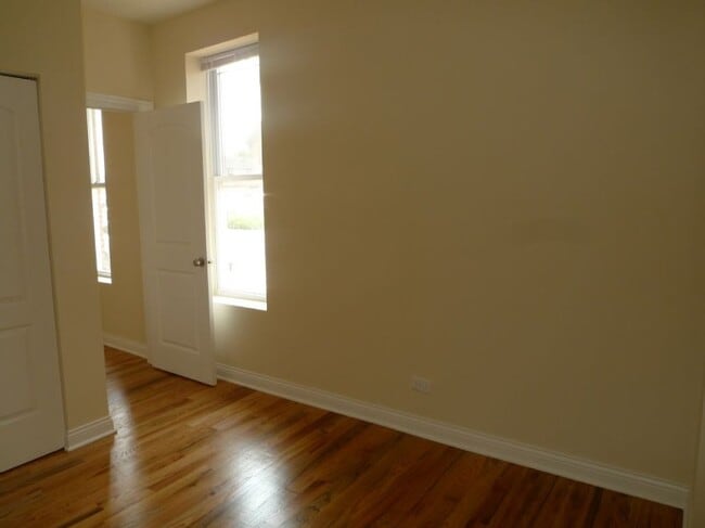 1538 W North Ave, Unit 2 in Chicago, IL - Building Photo - Building Photo