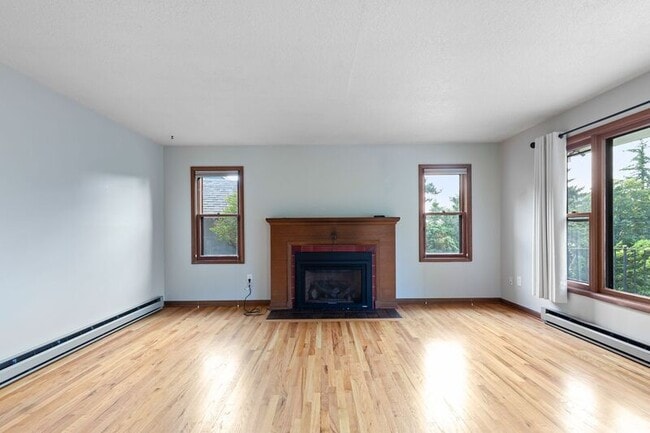 6409 SE Belmont St in Portland, OR - Building Photo - Building Photo