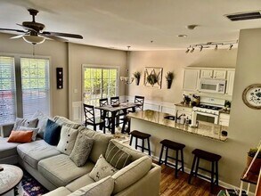 209 Regent Square in Woodstock, GA - Building Photo - Building Photo