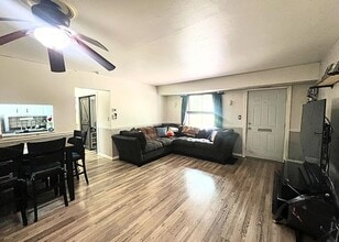 9 Boulder Ct in Coram, NY - Building Photo - Building Photo