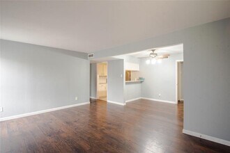 12816 Midway Rd in Dallas, TX - Building Photo - Building Photo