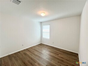 149 Rowdy Yates Wy in Jarrell, TX - Building Photo - Building Photo