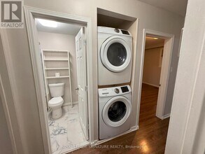2 Windover Dr in Toronto, ON - Building Photo - Building Photo