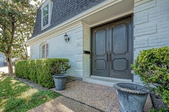 161 Sage Rd in Houston, TX - Foto de edificio - Building Photo