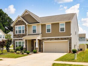 2425 Dog Leg Dr in Winston-Salem, NC - Building Photo - Building Photo