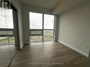 430-4430 Square One Dr in Mississauga, ON - Building Photo - Building Photo