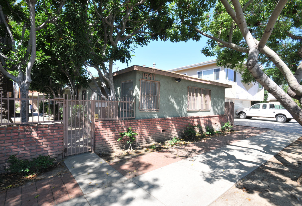 1947 Locust Ave in Long Beach, CA - Building Photo