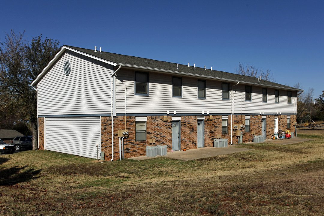 Chandler Terrace in Chandler, OK - Building Photo