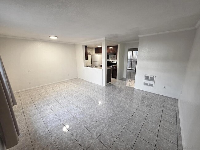 4056 Van Dyke Ave in San Diego, CA - Foto de edificio - Building Photo