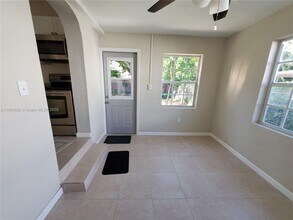 70 NW 33rd Ave in Miami, FL - Building Photo - Building Photo