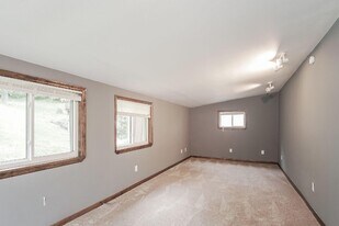 1245 Chapel Rd in Monaca, PA - Building Photo