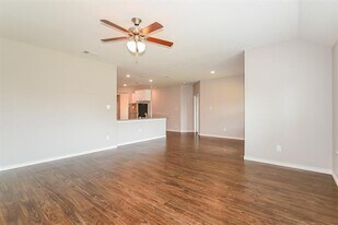 571 Kara Dr in Rockwall, TX - Building Photo