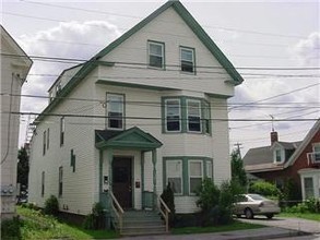 75 Elm St in Lewiston, ME - Foto de edificio - Building Photo