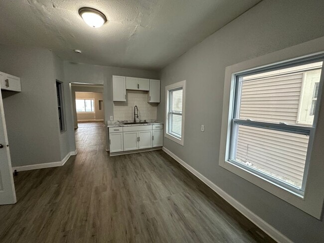 property at 2921-2923-2923 W Walnut St