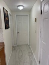 185 N Bicycle Path in Selden, NY - Building Photo - Building Photo