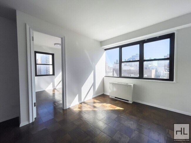 E 16 ST in New York, NY - Building Photo - Building Photo