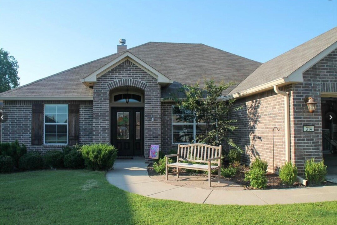 314 Avondale Ln in Bossier City, LA - Building Photo