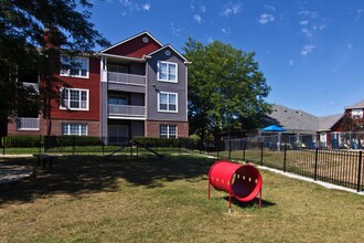 River Oaks in Columbus, OH - Foto de edificio - Building Photo