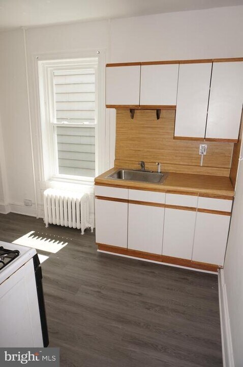 727 Haws Ave in Norristown, PA - Building Photo