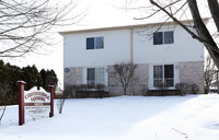 Cambridge Square South in Youngstown, OH - Foto de edificio - Building Photo