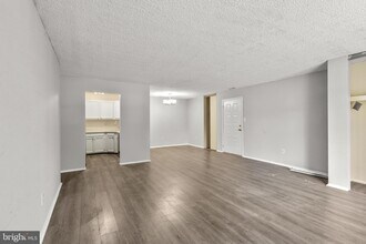 4901A Dunbarton Rd in Mount Laurel, NJ - Building Photo - Building Photo