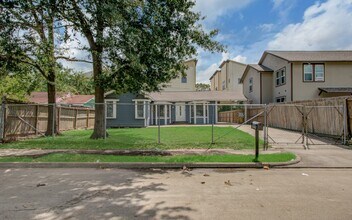 3330 Kelton St in Houston, TX - Building Photo - Building Photo