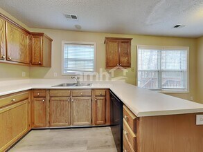 524 Wyndham Dr in Fuquay Varina, NC - Foto de edificio - Building Photo