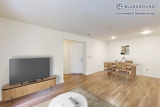 10608 Kitty Pozer Dr in Fairfax, VA - Building Photo - Building Photo