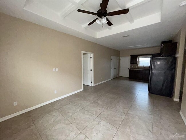 2601 E Garfield Ave in Alton, TX - Foto de edificio - Building Photo