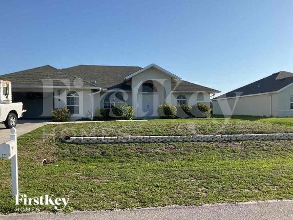115 NW 9th St in Cape Coral, FL - Building Photo