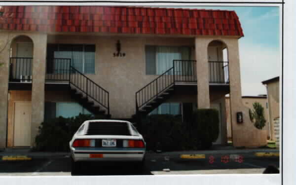 5619 E Lake Mead Blvd in Las Vegas, NV - Building Photo - Building Photo