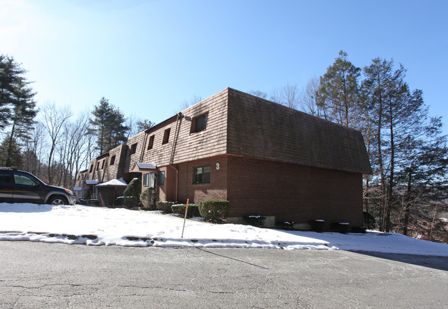 Brookgate Apartments in Torrington, CT - Building Photo - Building Photo