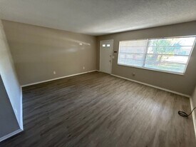 2374 S Sandburg Pt, Unit A in Homosassa Springs, FL - Building Photo