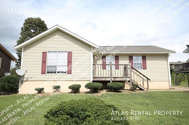 property at 1815 Huntington Dr