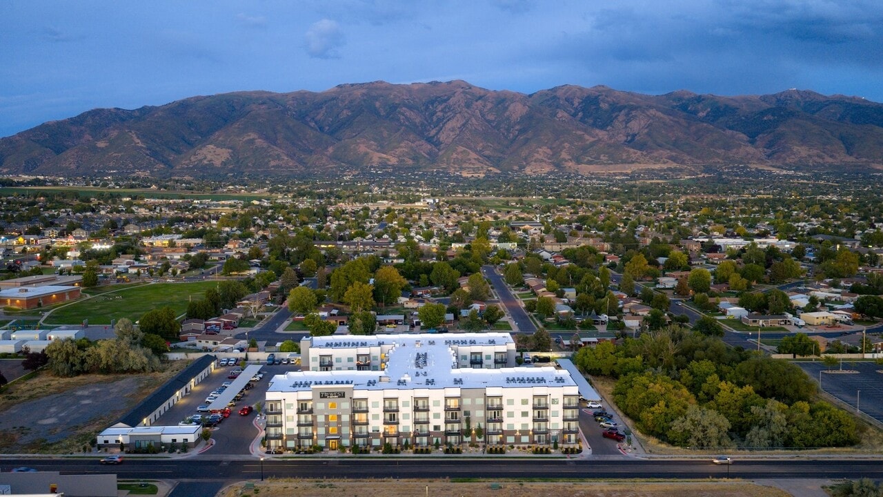 7th West at Midtown in Layton, UT - Building Photo