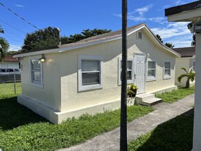 344 NW 53rd St in Miami, FL - Building Photo - Building Photo