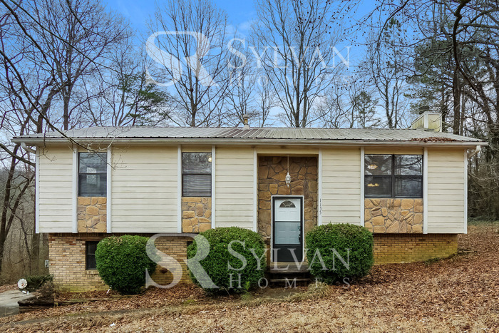 1135 Oak Shadow Cir in Birmingham, AL - Building Photo