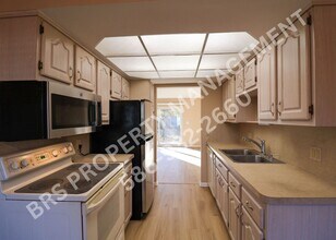 37141 N Aragona Dr in Clinton Township, MI - Building Photo - Building Photo