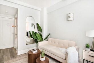 240 W 73rd St, Unit SI ID1022049P in New York, NY - Building Photo - Building Photo